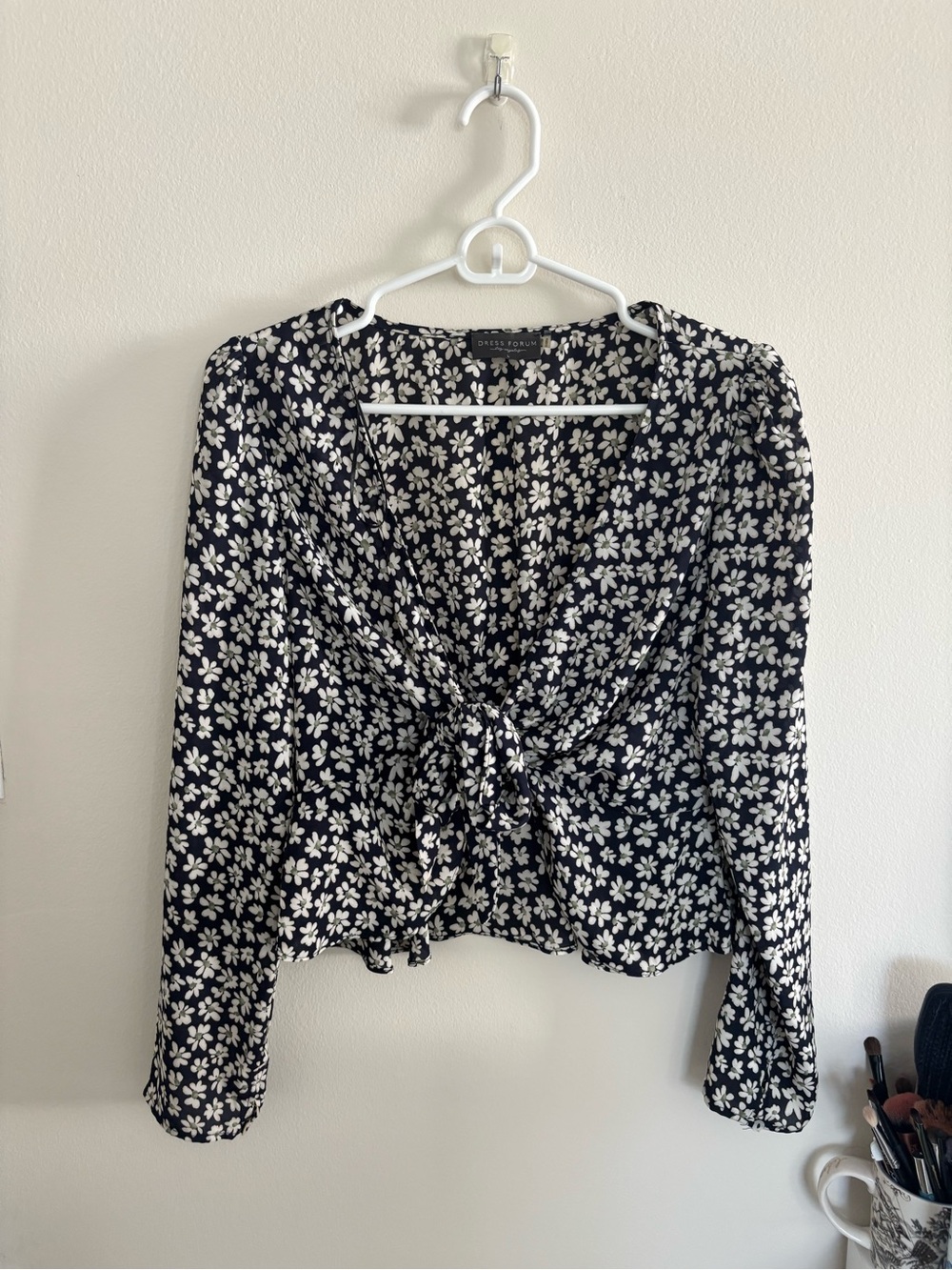 Dress Forum Black & White Floral Tie-Front Blouse